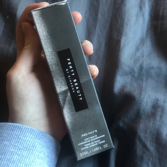 Fenty Beauty Pro Filt’r soft matte foundation - Picture 4 of 4